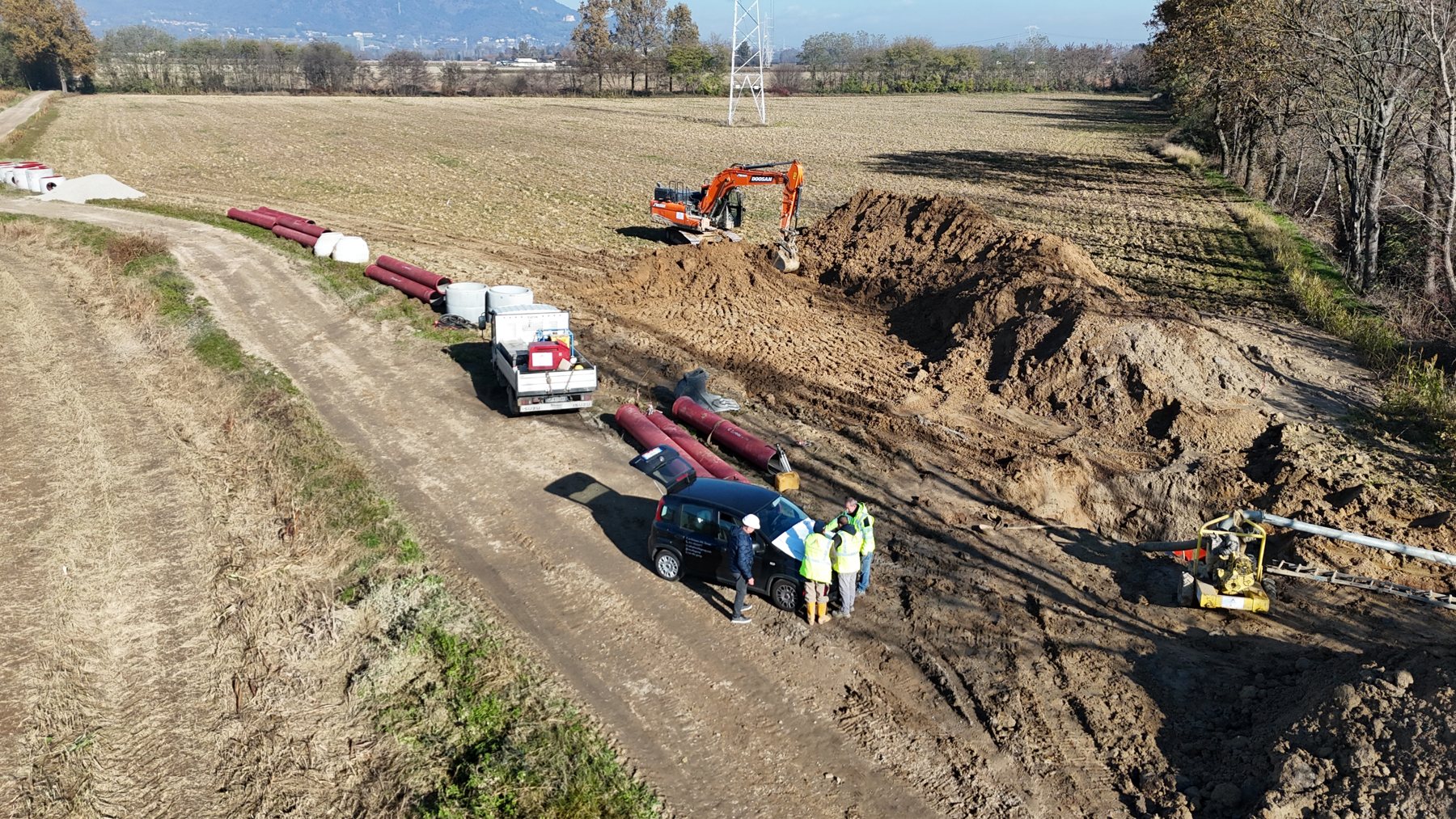 Le opere del gruppo: scavo in linea e mezzi propri in campo